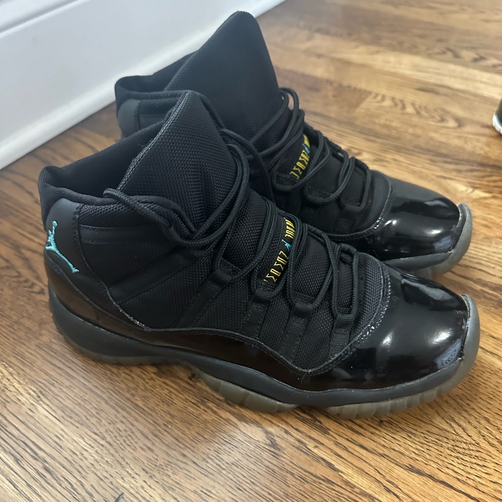 Jordan Gamma blue 11. Size 7Y. Good condition